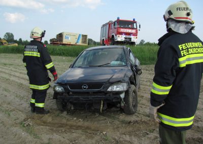 Verkehrsunfall-Aufräumarbeiten-Pesenbach (3)