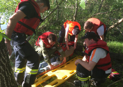 Donauinsel-Verletzter-Rettung-Schlauchboot (3)
